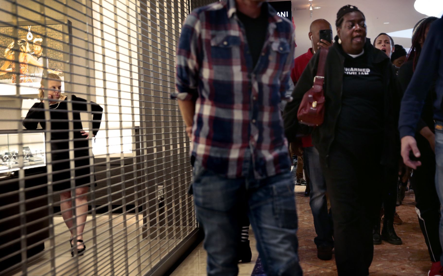 Arrests made during Galleria Black Friday protests